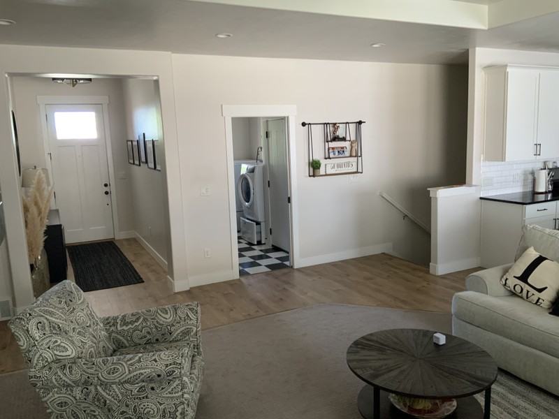 8380 N Lakeshore Dr - Photo 2 of 10