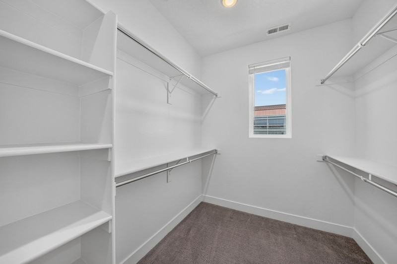 5091 W Daybreak Pkwy - Photo 7 of 39