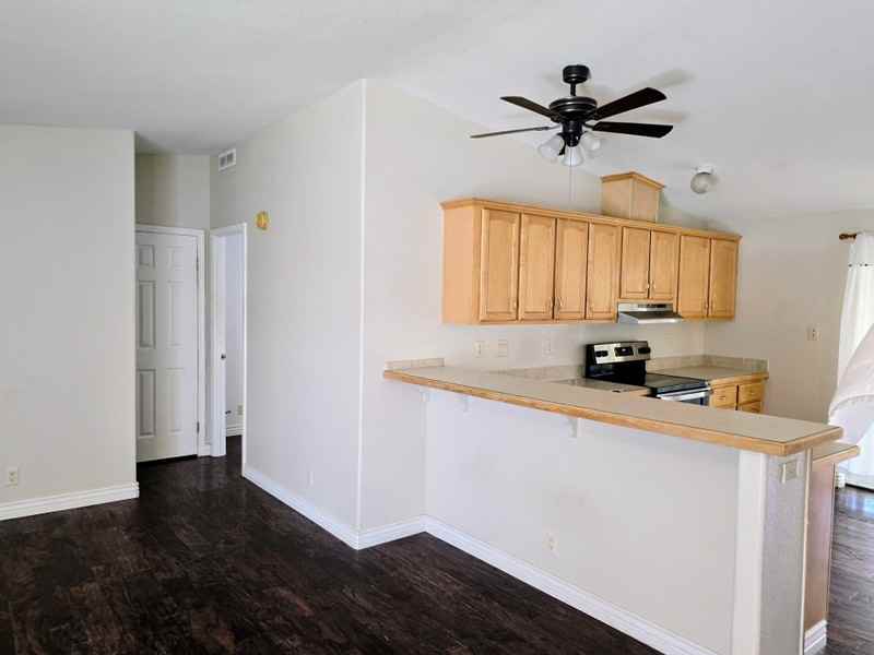 1031 Sw - Photo 6 of 6