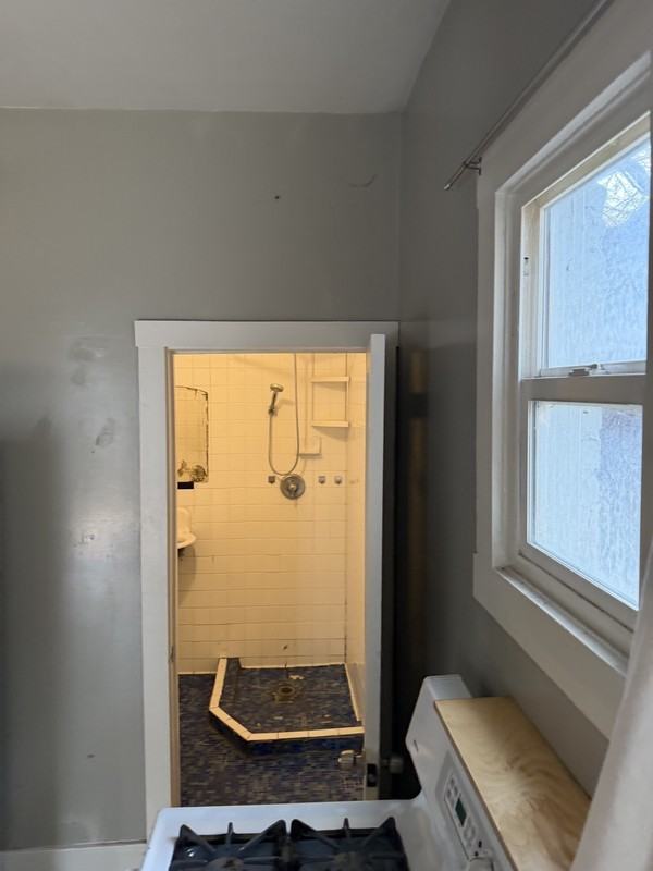 553 E St #3 - Photo 5 of 19