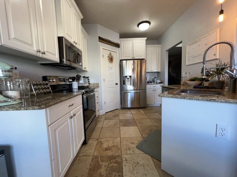 318 E Seagull Ln - Photo 2 of 20