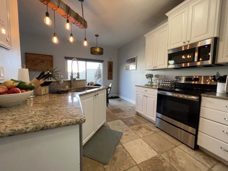 318 E Seagull Ln - Photo 3 of 20