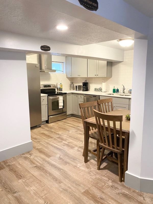 802 E St - Photo 5 of 17