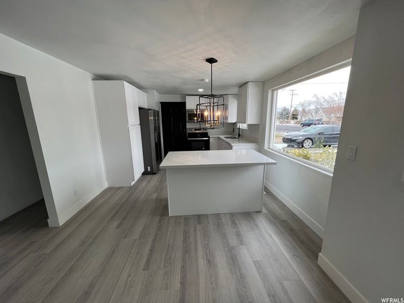 3560 Sw - Photo 2 of 18