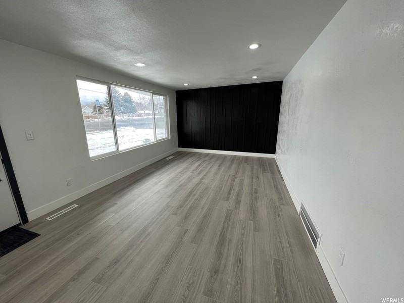 3560 Sw - Photo 6 of 18