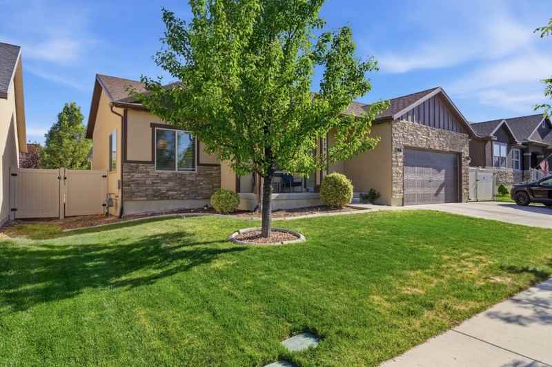 4779 W Plainfield Rd - Photo 3 of 28