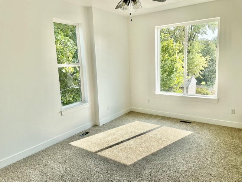 160 N Main St - Photo 4 of 13