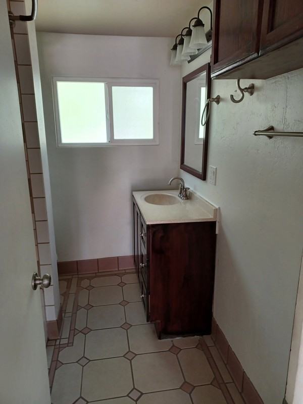 1124 S Navajo St - Photo 2 of 12