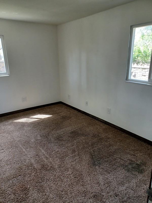 1124 S Navajo St - Photo 5 of 12