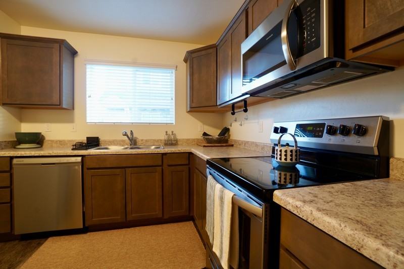 14864 S Diorite Ct - Photo 2 of 16
