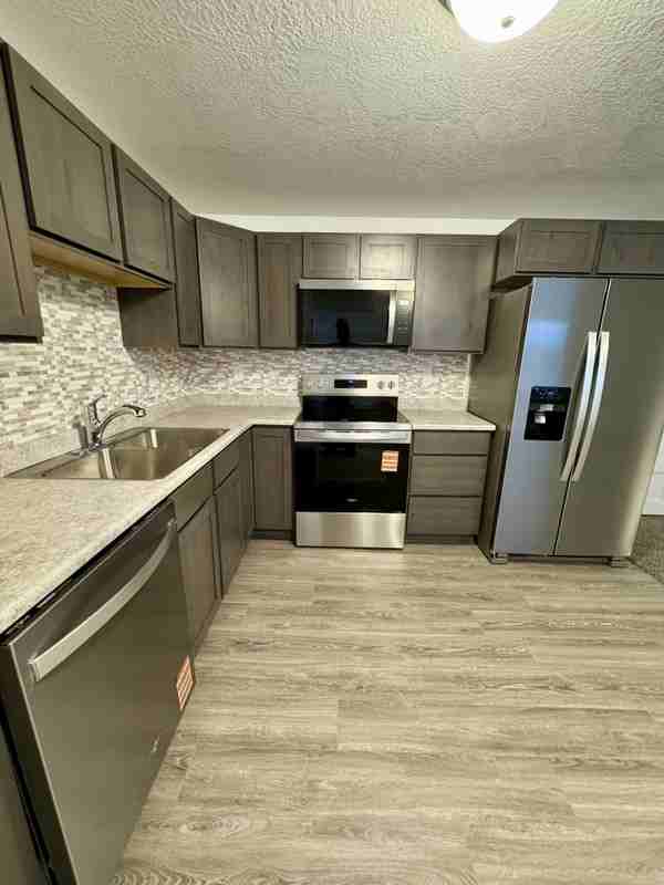 1131 W High Plains Dr - Photo 2 of 11
