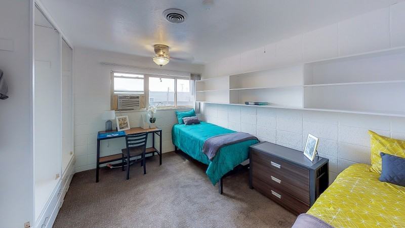 1305 N Canyon Rd #1 - Photo 4 of 12