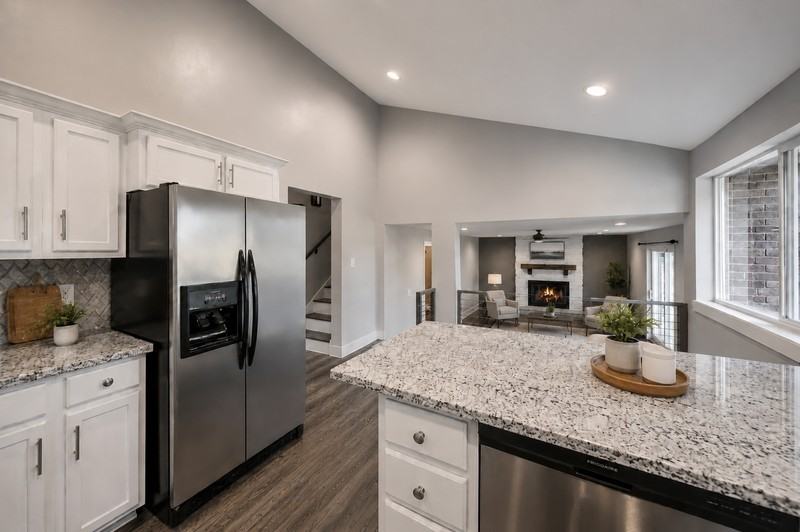 7473 S Bromley Rd - Photo 3 of 16
