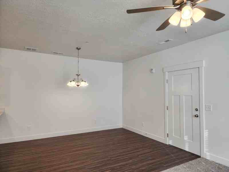 4735 S Alder Dr #F204 - Photo 5 of 37