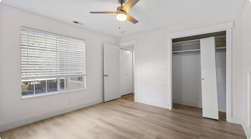 1206 E Waterside Cv #2 - Photo 4 of 12