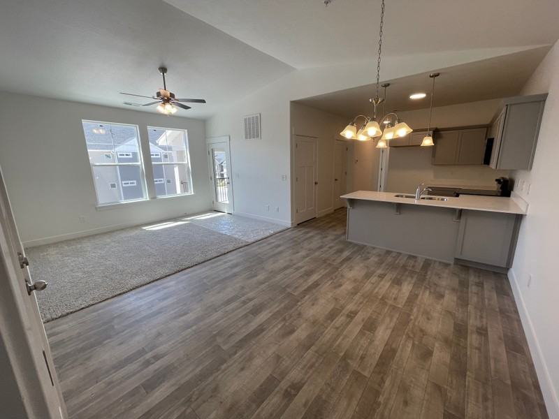 1382 Nw #304 - Photo 2 of 14