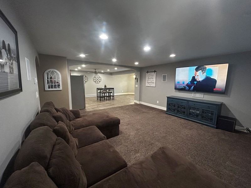 9005 N Mount Airey Dr - Photo 6 of 15