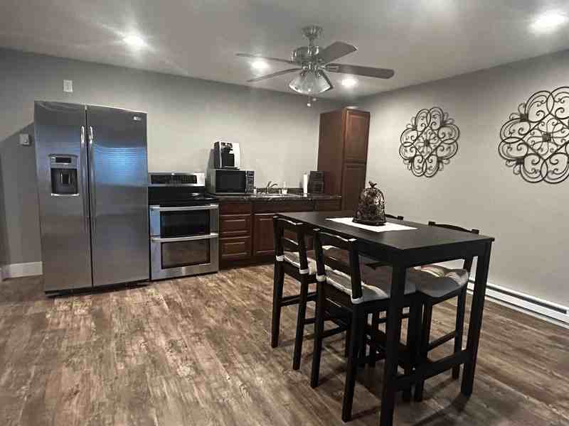 9005 N Mount Airey Dr - Photo 7 of 15