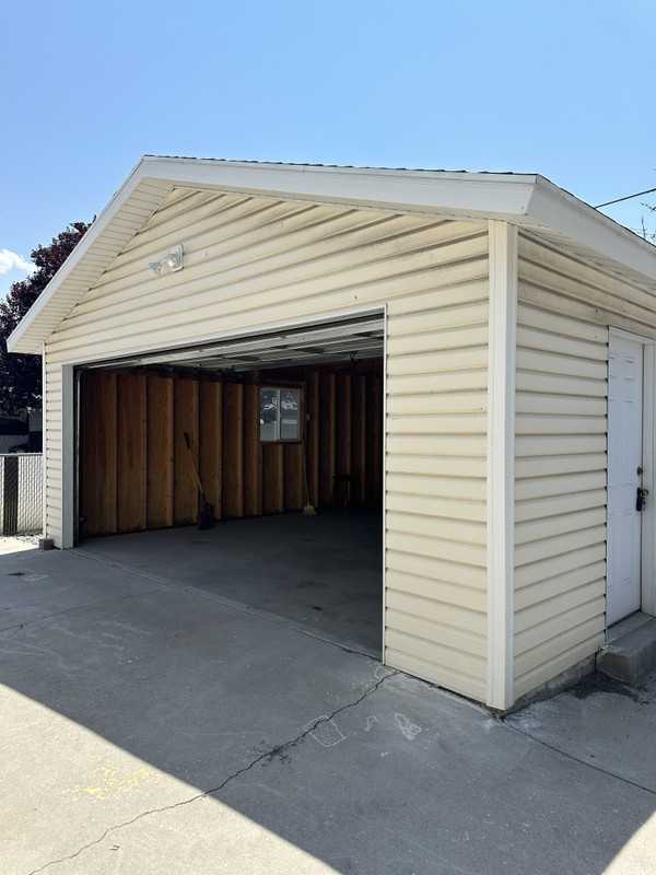 683 W 6th Ave - Photo 3 of 16