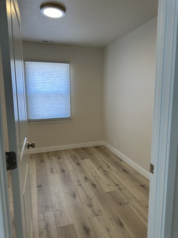 683 W 6th Ave - Photo 7 of 16