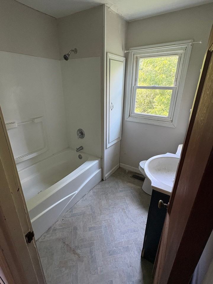117 Old Lair Rd - Photo 4 of 10