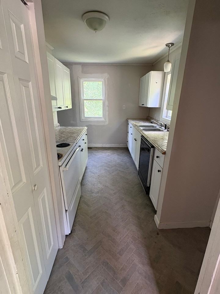 117 Old Lair Rd - Photo 7 of 10