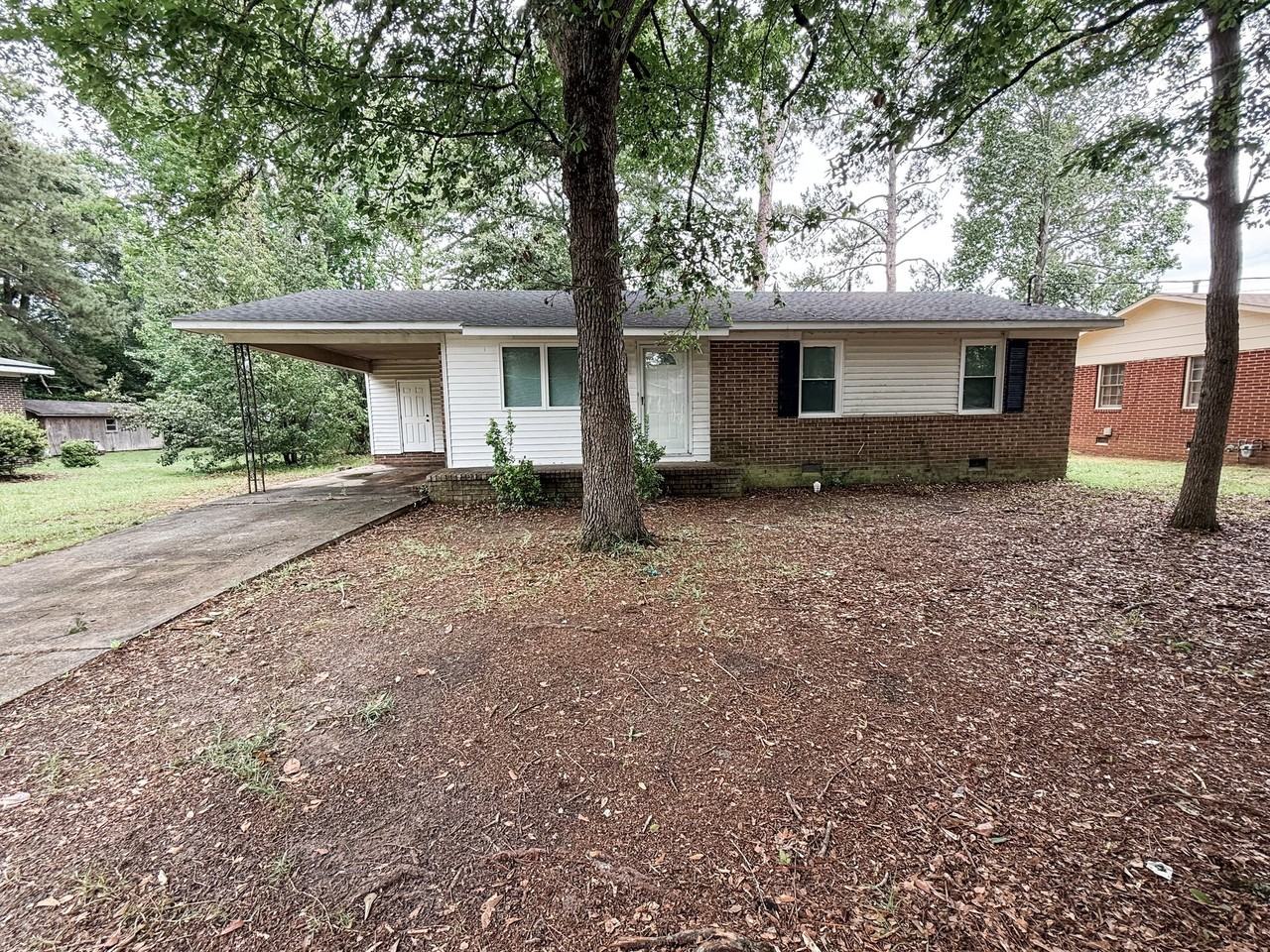 227 Hunt St - Photo 2 of 12
