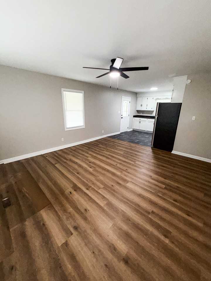 227 Hunt St - Photo 4 of 12