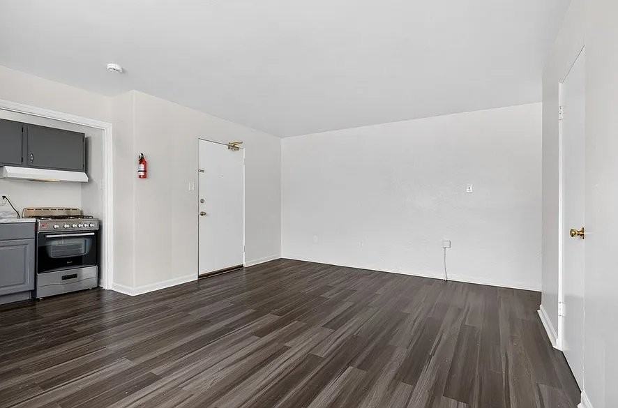 1360 Edgewood Ave #1360B - Photo 7 of 12