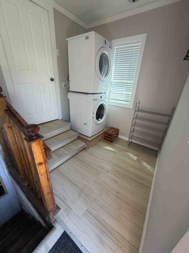 502 N Broadway St - Photo 2 of 8