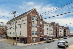 featured image of 225 W 4th St #B14