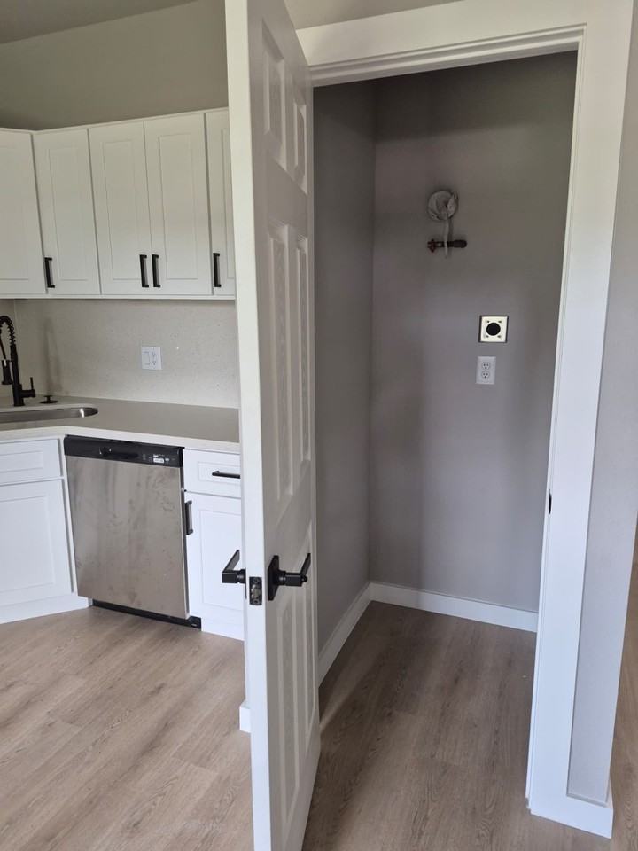 111 S 70th St #1 - Photo 4 of 12