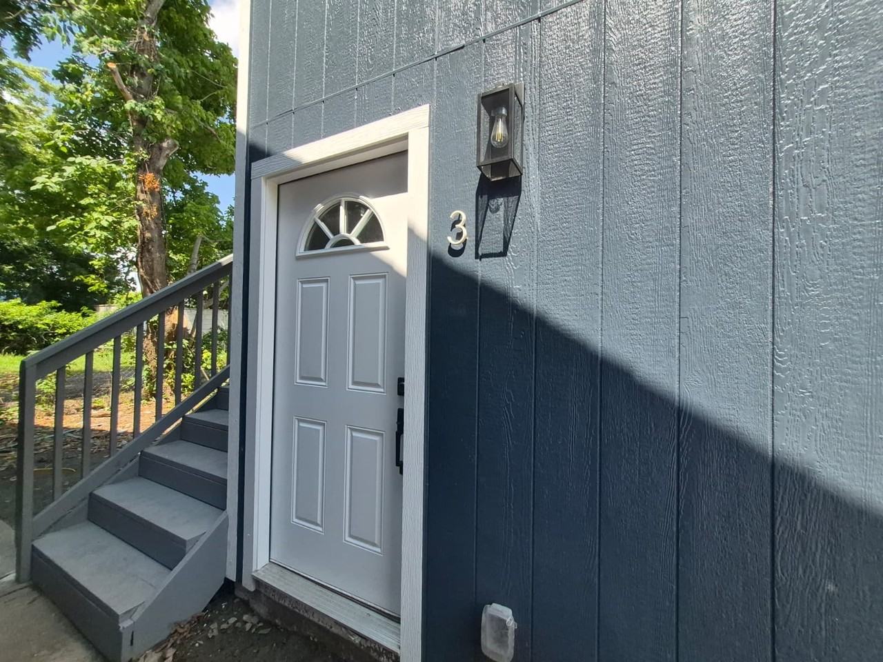111 S 70th St #3 - Photo 2 of 12