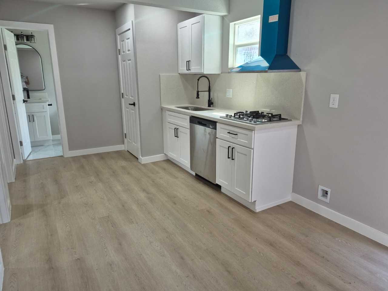 111 S 70th St #3 - Photo 5 of 12