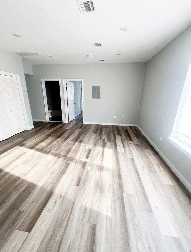 36 Auburn St #5 - Photo 3 of 9