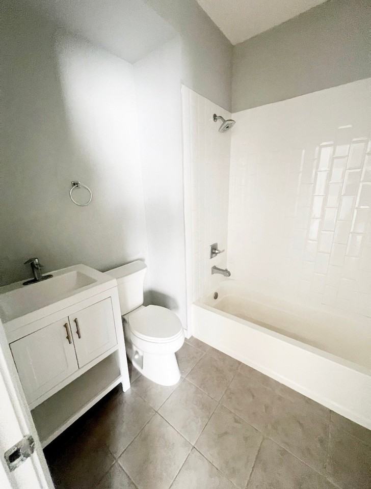 36 Auburn St #5 - Photo 7 of 9