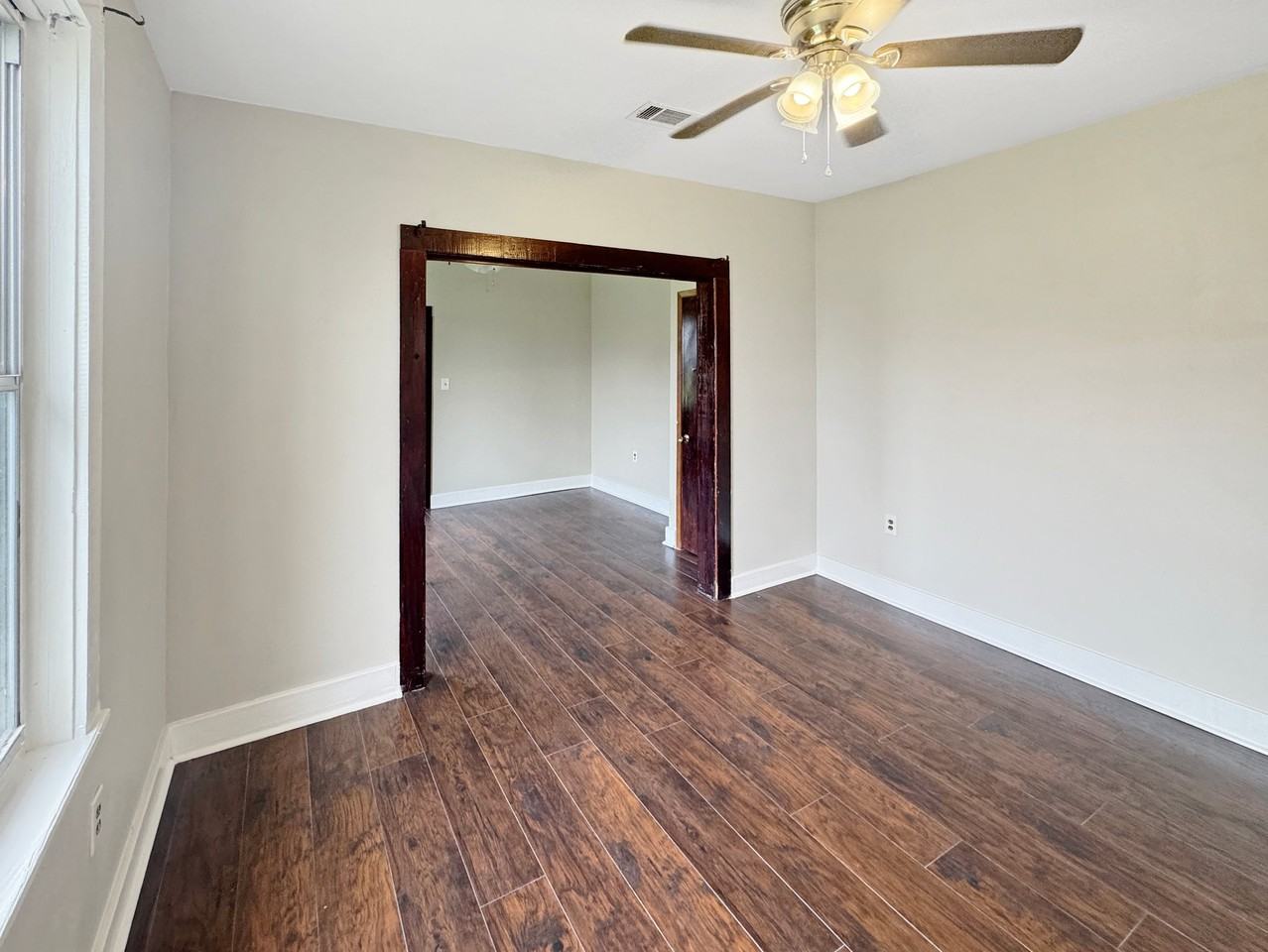 663 Victory Dr - Photo 3 of 5