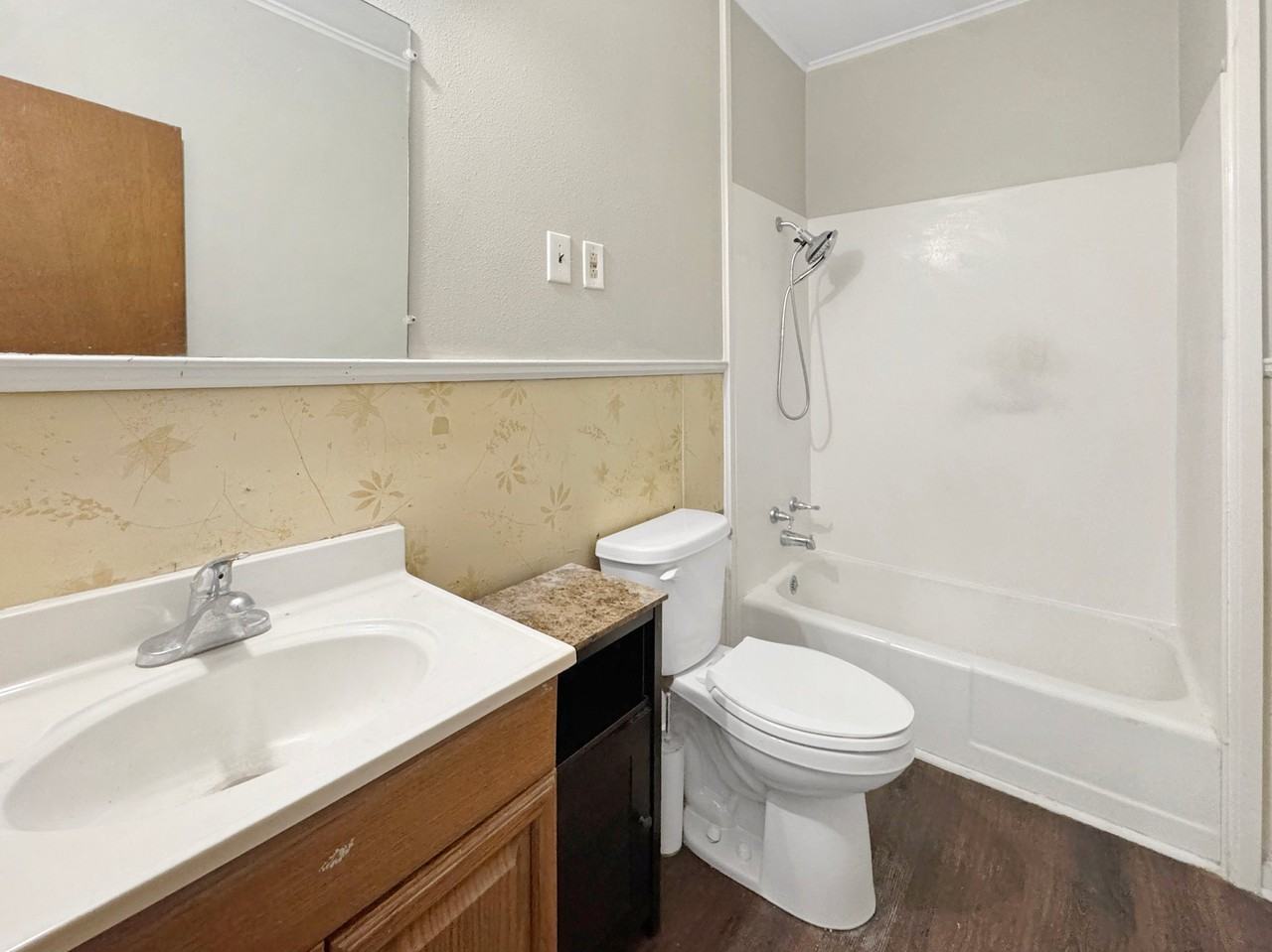 663 Victory Dr - Photo 4 of 5