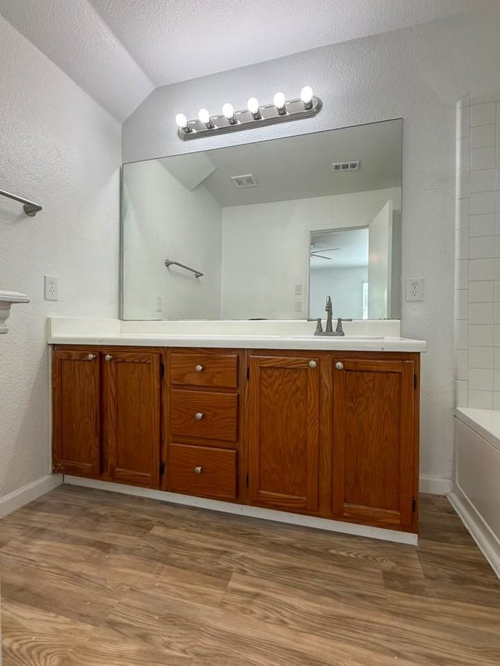 418 Golden Walk - Photo 7 of 20