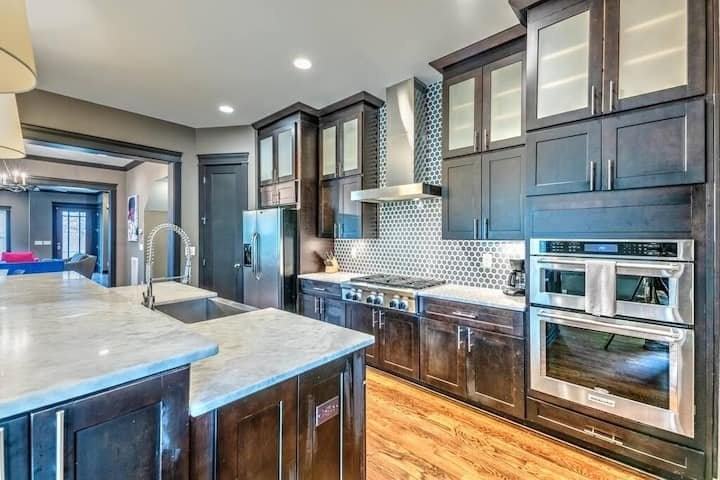 1703 Hillside Ave - Photo 2 of 19