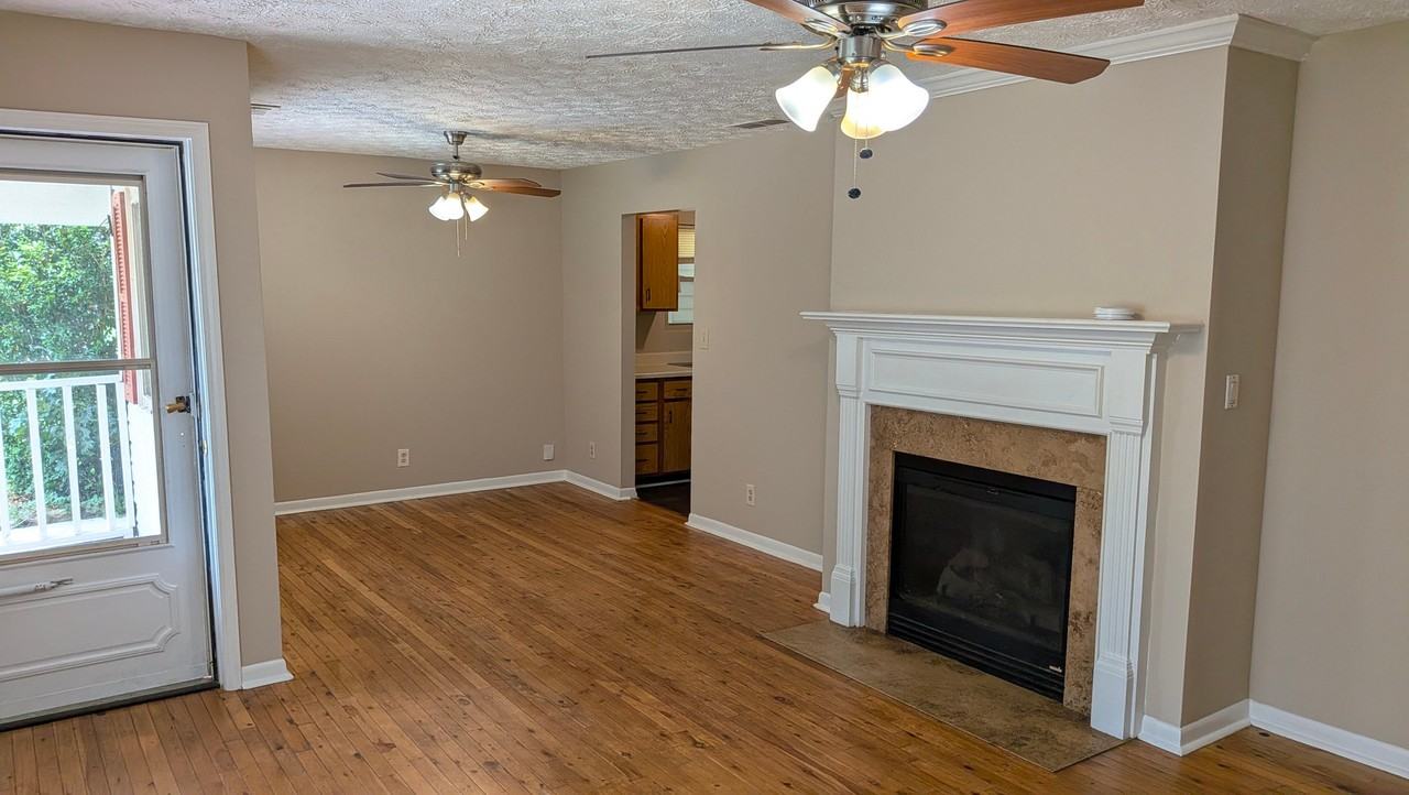 4521 Amy Rd - Photo 3 of 13