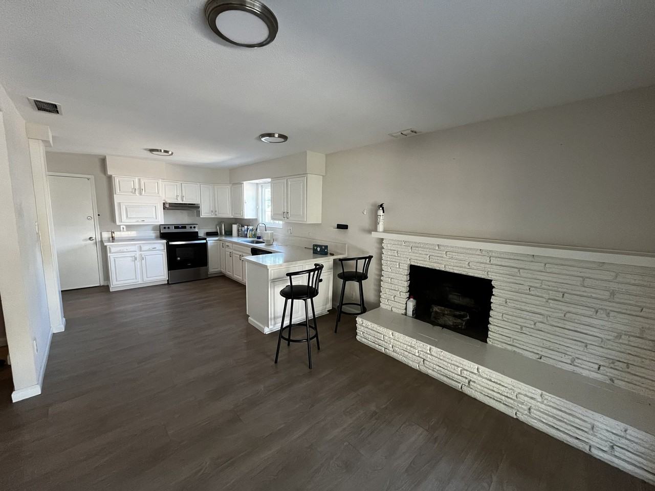 2333 Zinfandel Dr - Photo 3 of 19