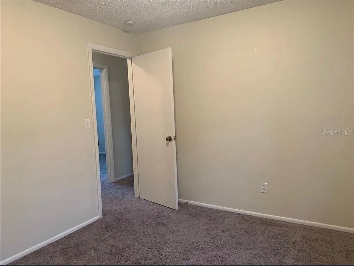 120 Continental Blvd - Photo 3 of 11