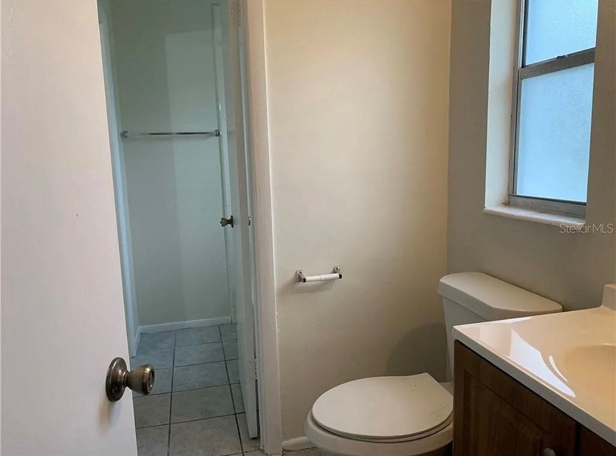 120 Continental Blvd - Photo 5 of 11