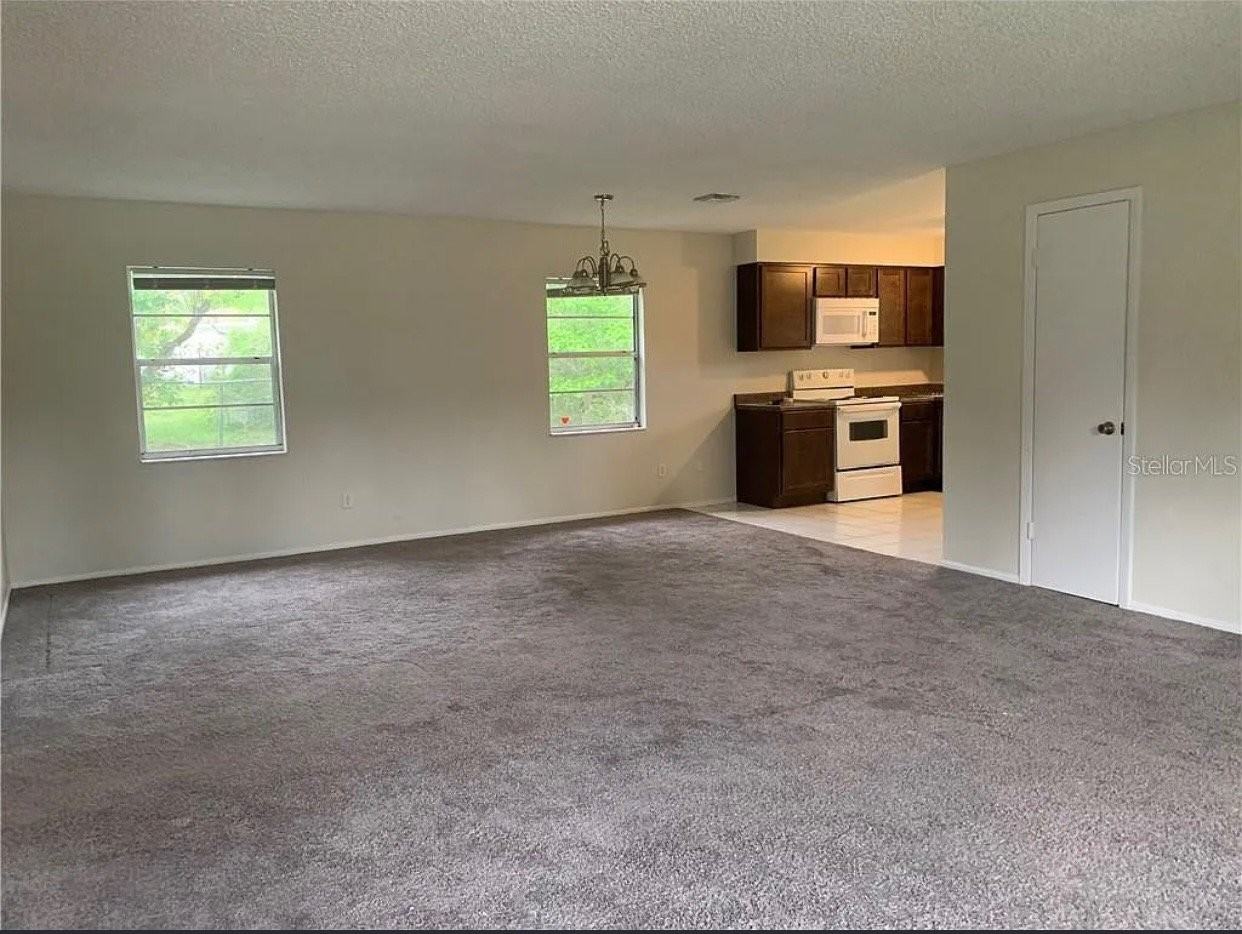 120 Continental Blvd - Photo 7 of 11
