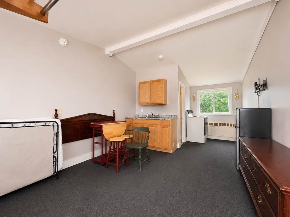 656 N High St - Photo 6 of 10