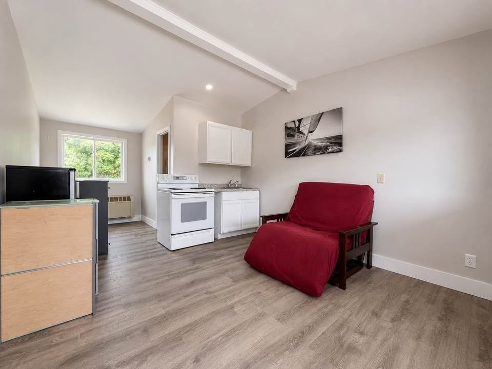 656 N High St - Photo 7 of 10