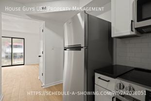 Hampton Court Apartments - Photo 1 of 1
