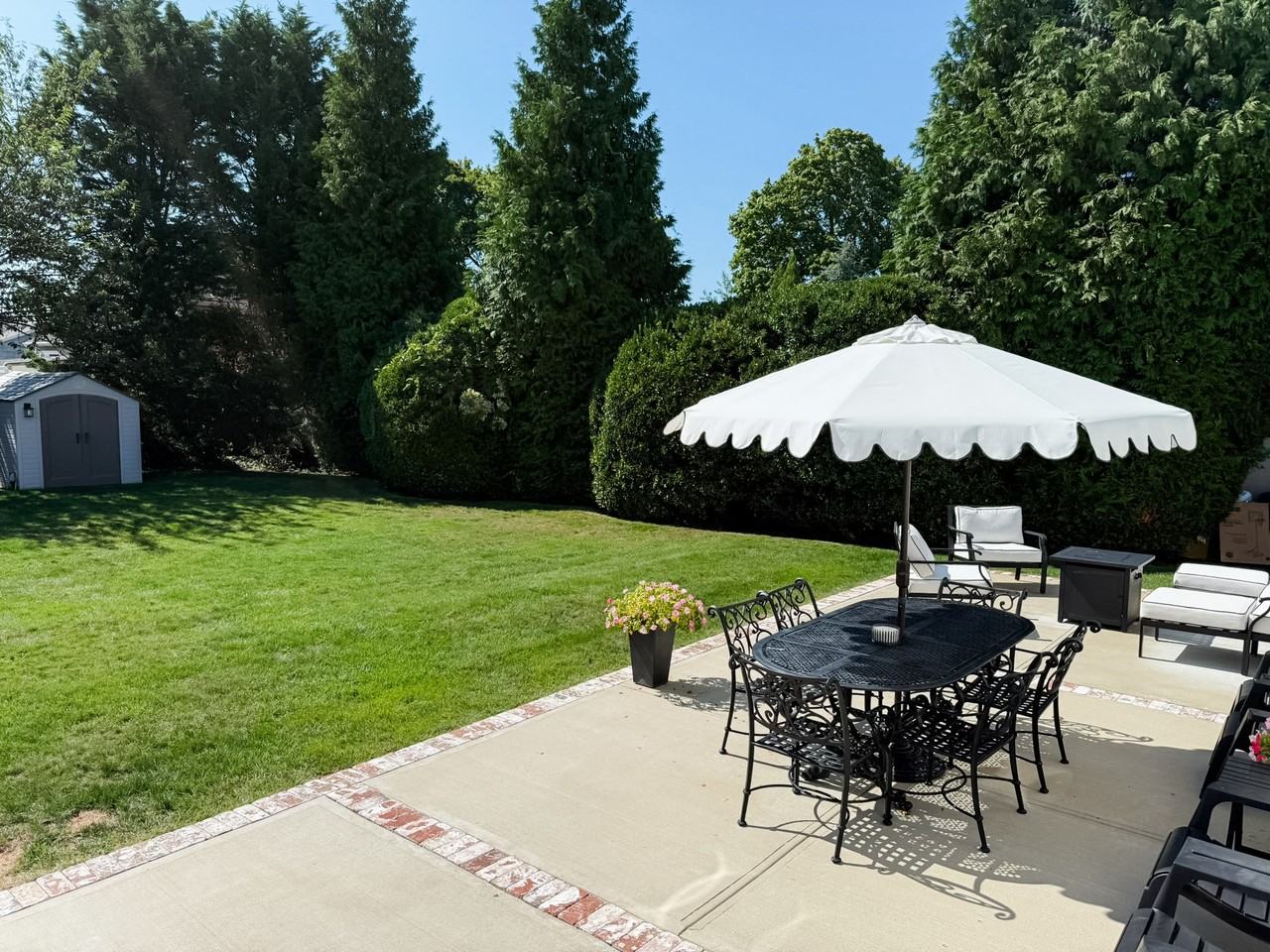 1558 Scriven Ave #NA - Photo 2 of 15