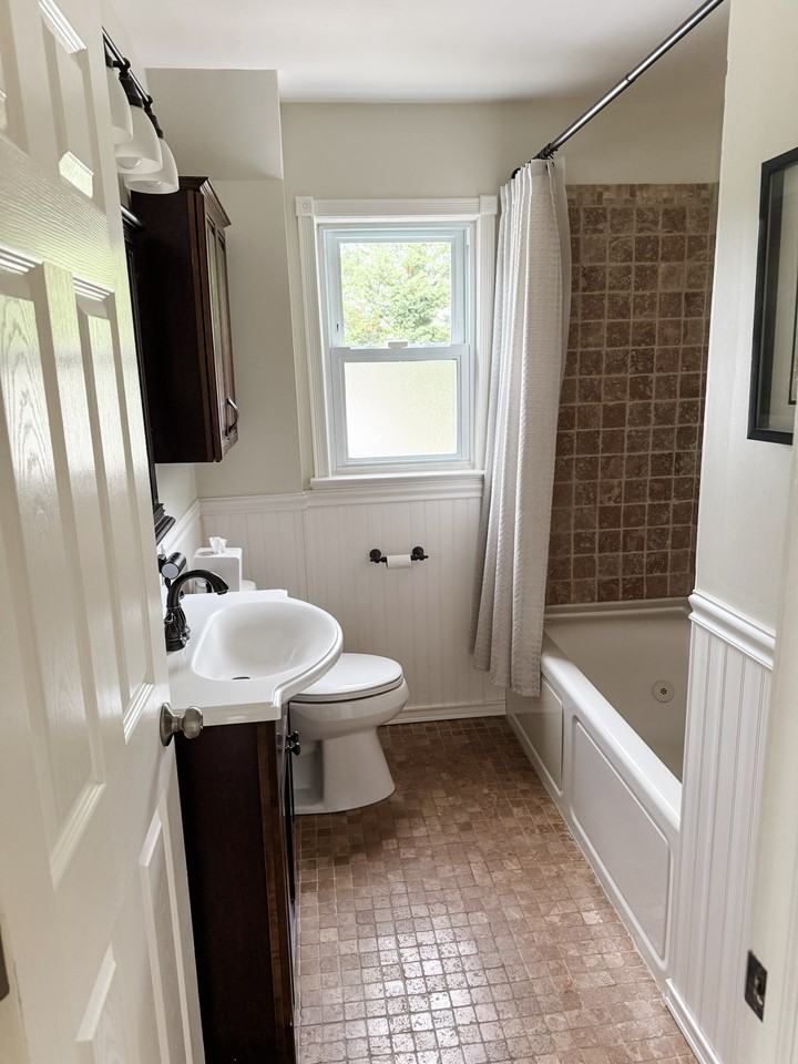 1558 Scriven Ave #NA - Photo 3 of 15